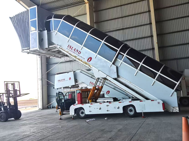 passenger stairway درج الركاب