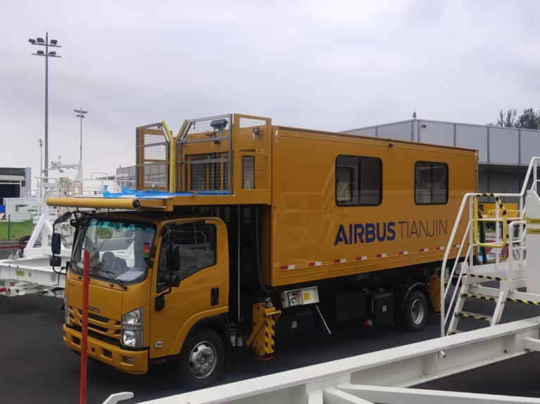 Airport Ambulift hydraulic system النظام الهيدروليكي لإسعاف المطار