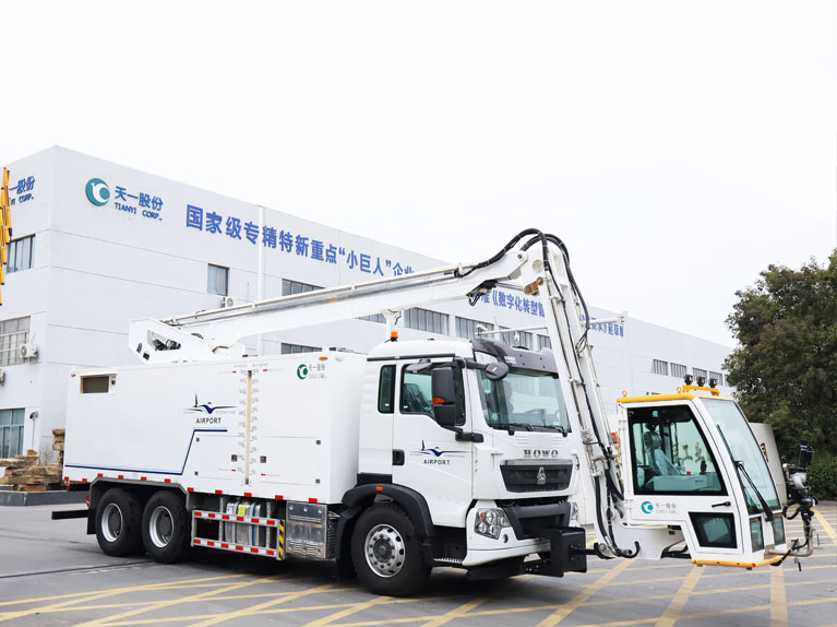 aircraft deicing vehicle مركبة الطائرات