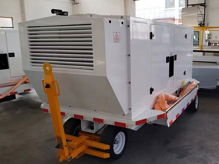 مركبة إمداد الطاقة القابلة للقطر AC / DC مركبة إمداد الطاقة تتكون من: المحرك، المولد، نظام تنظيم الجهد، نظام حماية التردد، نظام حماية الجهد، نظام حماية الحمل، نظام التحكم في الإخراج، نظام التشغيل، نظام الإخراج وهيكل المقطورة، إلخ. يمكنها تلبية متطلبات الاستقرار للتردد والجهد للطائرات التي تستخدم إمدادات الطاقة ذات التردد المتوسط. يمكن لمركبة إمداد الطاقة أن تعمل طوال اليوم وتتميز بوظائف ممتازة ضد المطر، ومقاوم للماء، ومقاوم للرطوبة، ومضادة للتآكل. وهي مجهزة أيضًا بجهاز مقاوم للمطر لقابس الكابل. الأداء المقدر لمركبات إمداد الطاقة AC/DC أ. طاقة الخرج: ≥140 كيلو فولت أمبير؛ ب. الطاقة المقدرة: ≥112 كيلو واط؛ ج. عامل الطاقة: 0.8؛ د. التصنيف الحالي: 404A؛ ه. جهد الخرج: 115/200 فولت؛ و. التردد (هرتز): 400 هرتز؛ الأبعاد الخارجية لوحدة إمداد طاقة السيارة بتيار متردد/تيار مستمر أ. الطول: 3390 ملم (عند طي الممسحة) ب. العرض: 1900 مم؛ ج. الارتفاع: 1825 ملم (باستثناء أضواء الشرطة) د. الوزن الإجمالي للوحدة: ≥2800 كجم. معلمات المحرك: ديزل بست أسطوانات، مبرد بالماء، مزود بشاحن توربيني، مبرد داخلي، حقن إلكتروني للوقود، الطاقة القصوى: 164 كيلو واط/2200 دورة في الدقيقة، سرعة الدوران: 1846 دورة في الدقيقة، معيار الانبعاثات: EU STAGE 3A؛ المولد: مولد كهربائي متزامن بدون فرش متزامن متوسط ​​التردد ثلاثي الطور