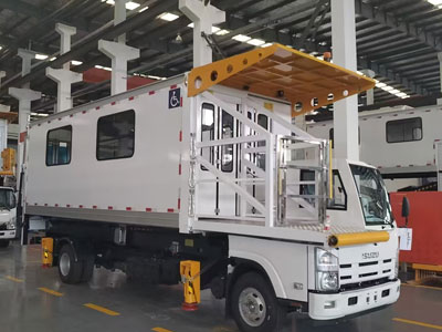 مصاعد المطار ذات نصف رأس تعمل بالديزل