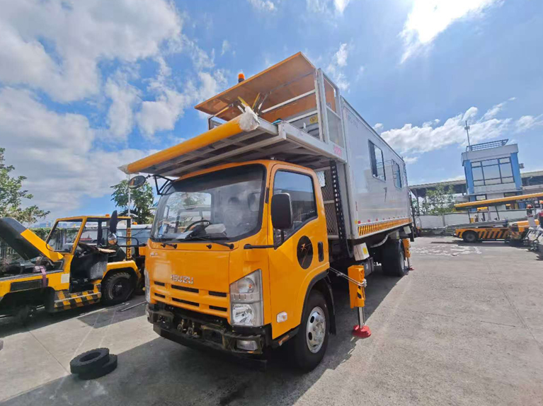 شاحنة ambulift （الديزل）