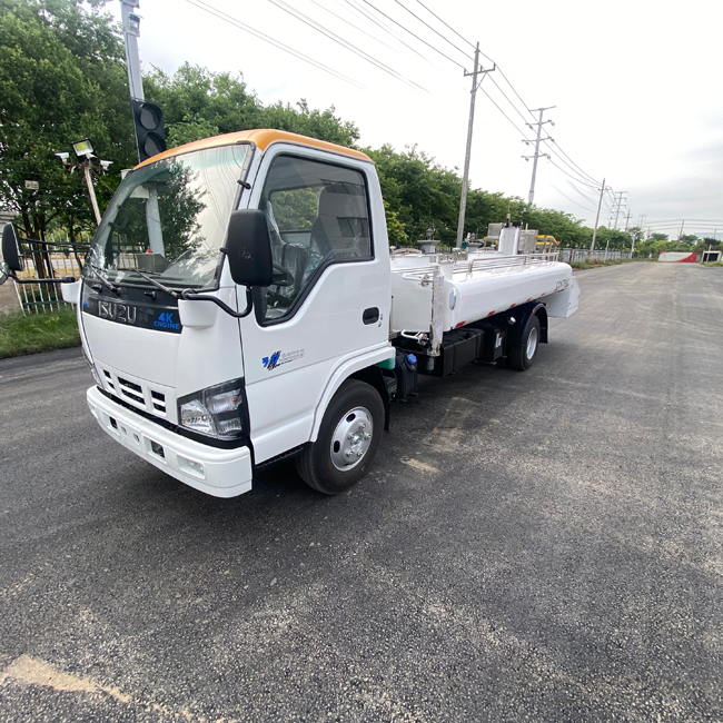 شاحنة خدمة المياه في الطائرات (ديزل)