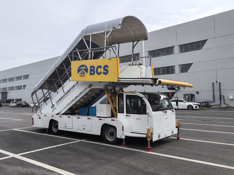 سلم ركاب الطائرات 