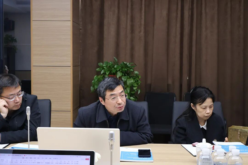 البروفيسور سونغ تيتشنغ