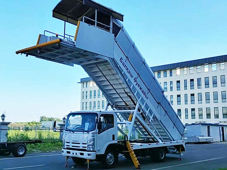 سلالم صعود الركاب الديزل