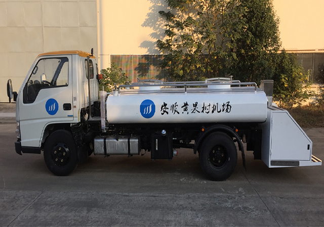شاحنة خدمة المياه (ديزل)