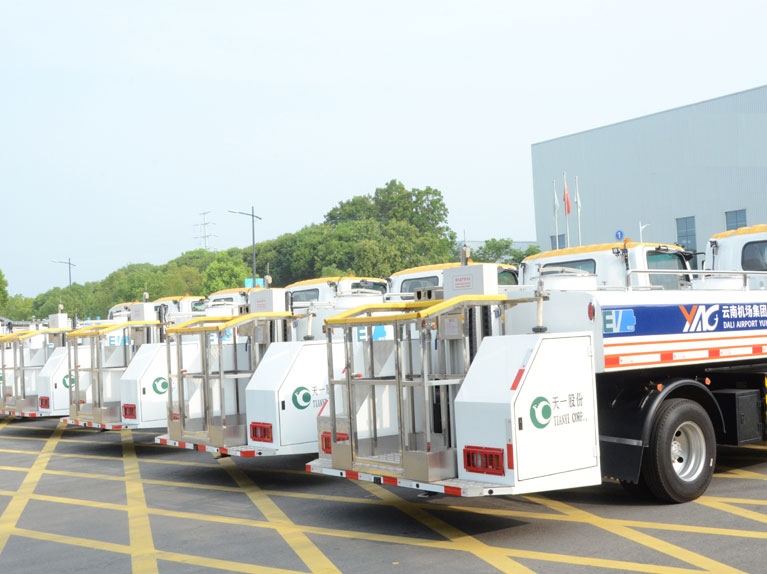 شاحنة مياه الطائرات الكهربائية