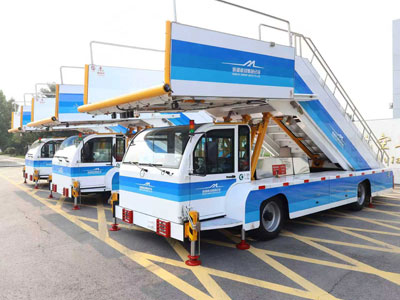 الملامح الرئيسية لمنتجات سلم صعود الركاب